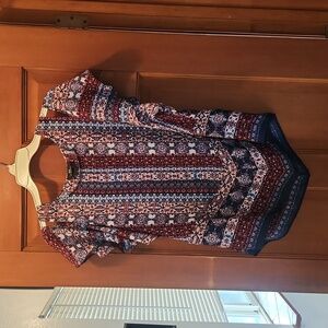 Sexy lightweight loosefit flowy shirt with should cutouts